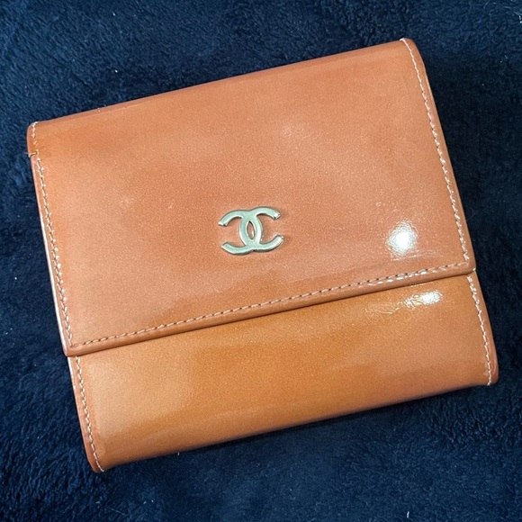 Chanel Vintage 2000-2002 Compact Wallet - Picture 3 of 15